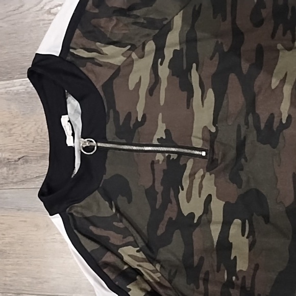 Woman's "Ardene" long sleeved t-shirt - Picture 2 of 5